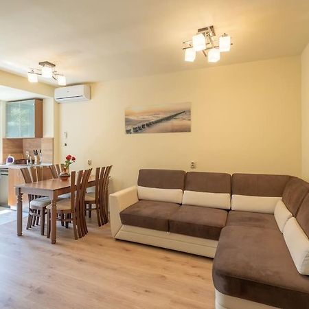 Top Location, Brand New 3 Bdrm Apt & Free Parking Sofia Buitenkant foto
