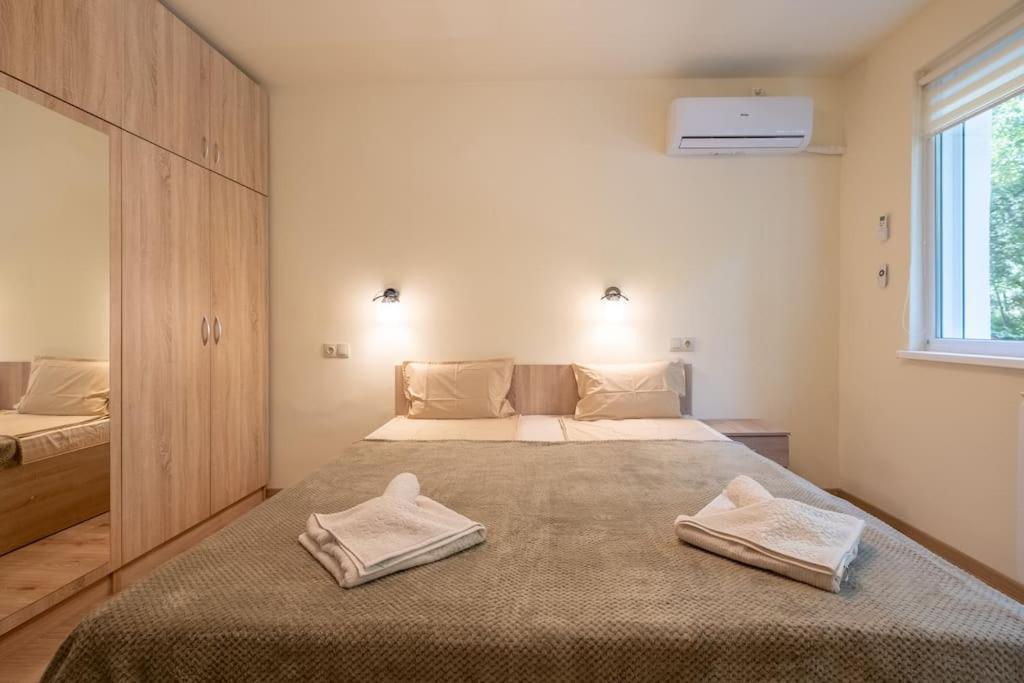 Top Location, Brand New 3 Bdrm Apt & Free Parking Sofia Buitenkant foto