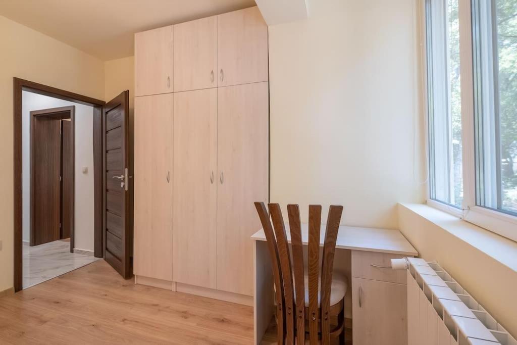 Top Location, Brand New 3 Bdrm Apt & Free Parking Sofia Buitenkant foto