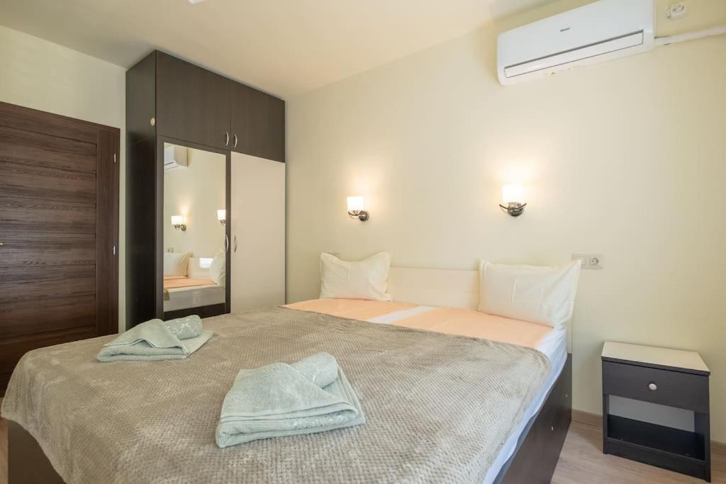 Top Location, Brand New 3 Bdrm Apt & Free Parking Sofia Buitenkant foto