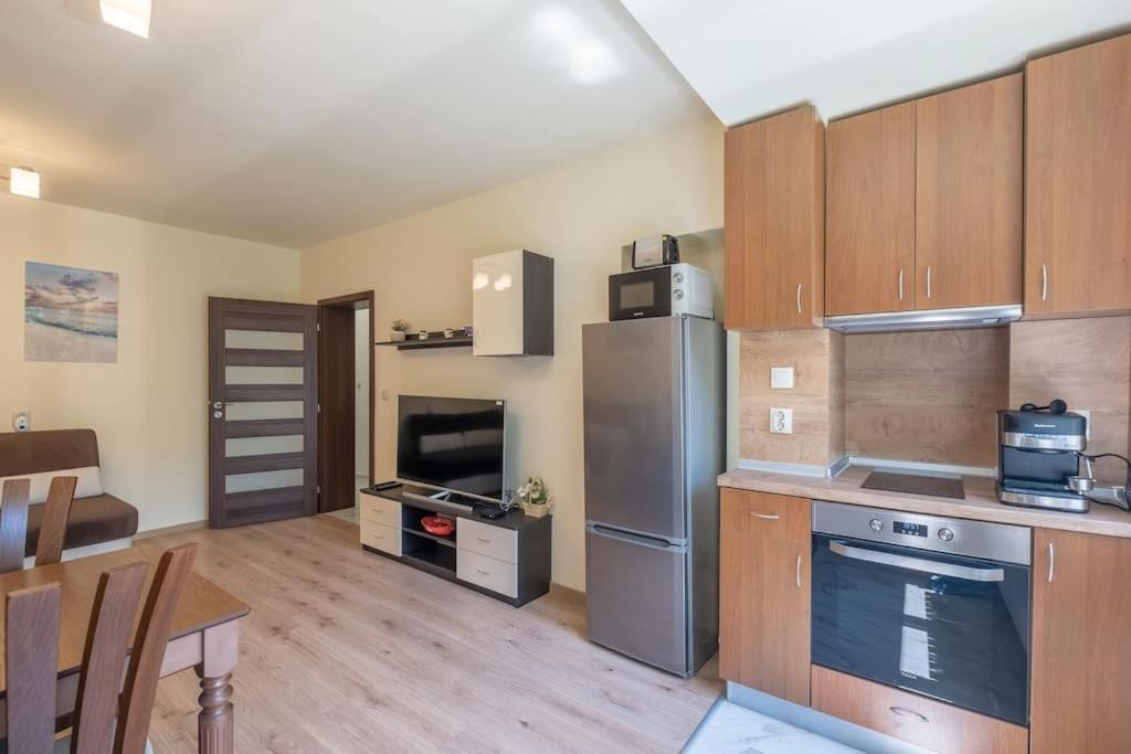 Top Location, Brand New 3 Bdrm Apt & Free Parking Sofia Buitenkant foto